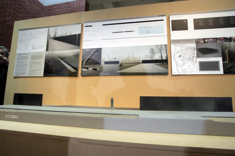 Zwycięski projekt autorstwa: rzeźbiarza Andrzeja Sołyga, architekta Dariusza Śmiechowskiego i grafika Dariusza Komorka / 	Piotr Polak    /PAP