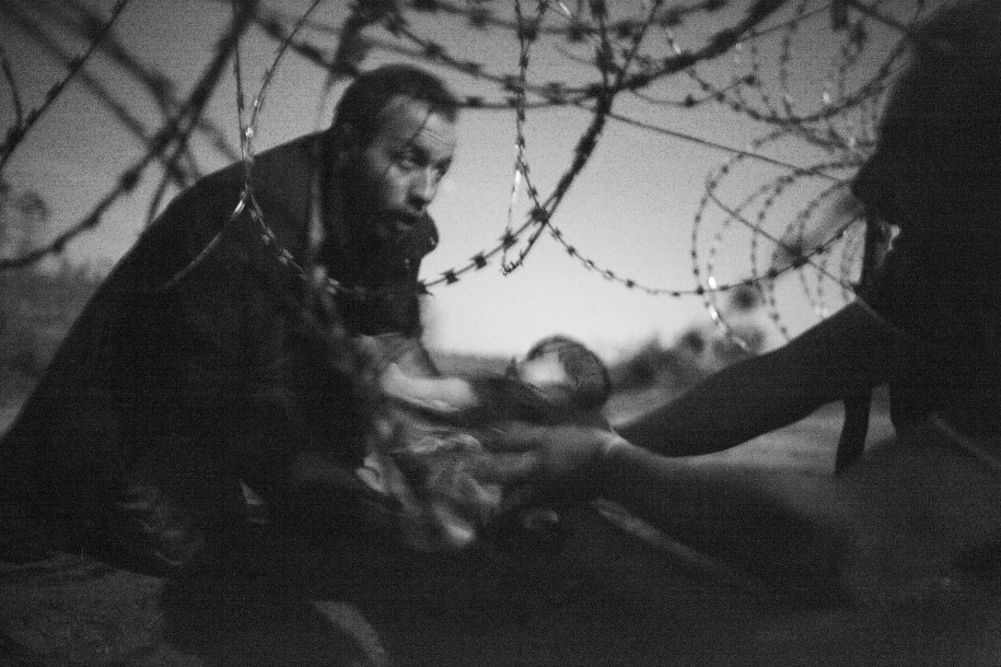Zwycięskie zdjęcie 49. edycji World Press Photo /Warren Richardson /PAP/EPA