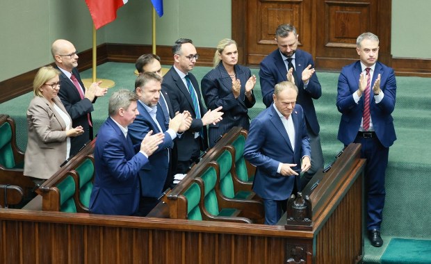 Zwyciężają, ale ta wygrana to za mało. Najnowszy sondaż wyborczy