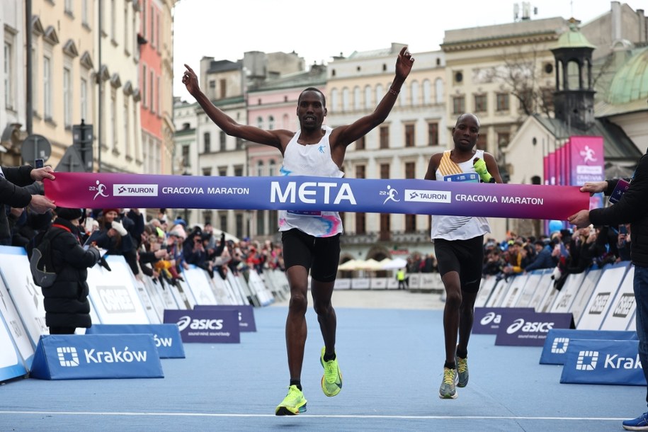 Zwycięzca ubiegłorocznego Cracovia Maratonu /Art Service /PAP