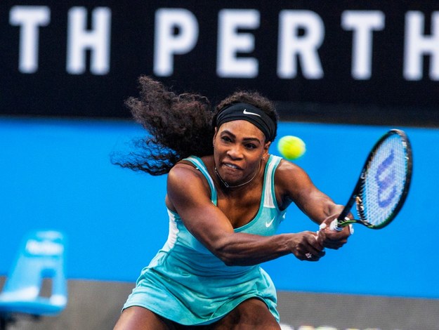 Zwycięzcy Australian Open dostaną czeki w wysokości 3,1 mln dolarów australijskich. Na zdjęciu: Serena Williams w meczu Pucharu Hopmana w australijskim Perth /TONY MCDONOUGH    /PAP/EPA