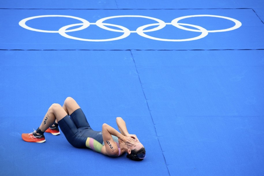 Zwyciężczyni triathlonu Flora Duffy / EPA/LAURENT GILLIERON /PAP
