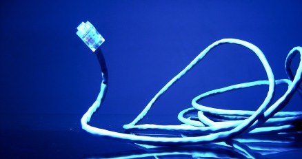 Zwyczajny kabel już nie wystarczy....    fot. Mario Alberto Magallanes Trejo /stock.xchng