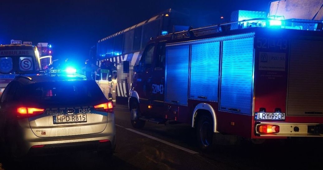 Życia 55-letniego kierowcy autokaru nie udało się uratować. /Policja Lubelska /Policja