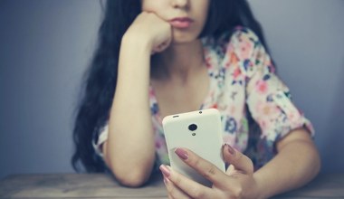 Życie bez social mediów. Czy usunięcie TikToka nas uszczęśliwi?