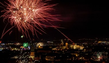 Życzenia na Sylwestra i Nowy Rok. Zachwyć najbliższych pięknymi słowami