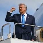 Życzenie ​Zełenskiego: Trump ląduje samolotem w Kjowie