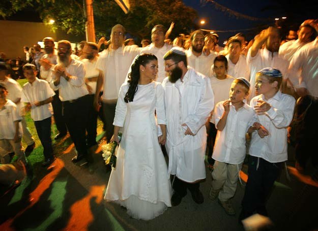 Żydowski ślub w południowej Gazie, 2005 rok /AFP