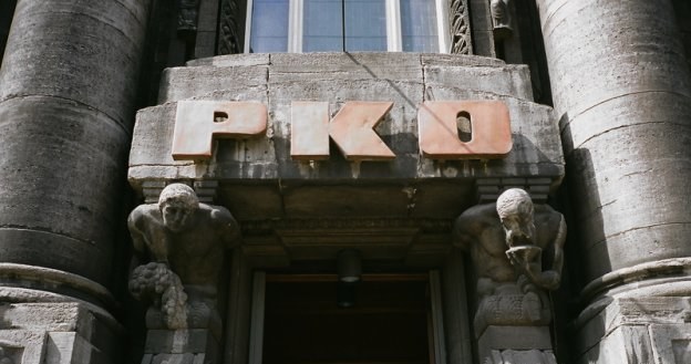 Zysk netto grupy PKO BP w czwartym kwartale 2009 roku wyniósł 516,4 mln zł/fot. Cezery Pecold /INTERIA.PL/PAP