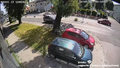 Żywiec. Drzewo spadło na auto