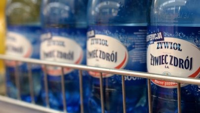 Żywiec Zdrój: Obce substancje wykryto tylko jednej butelce wody. Prokuratura nie potwierdza jakie