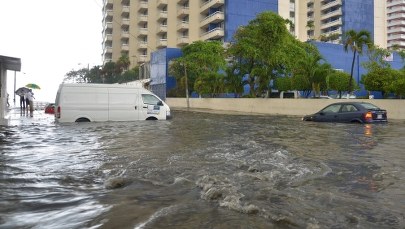 Żywioł zbliża się do Meksyku i cały czas nabiera sił