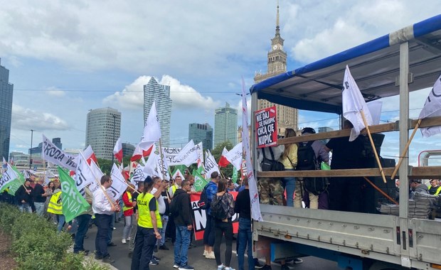 "Żywności będzie coraz mniej". Protest AgroUnii w Warszawie 